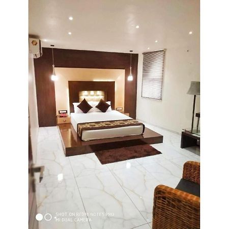 Hotel The Royal, Sehore Ngoại thất bức ảnh