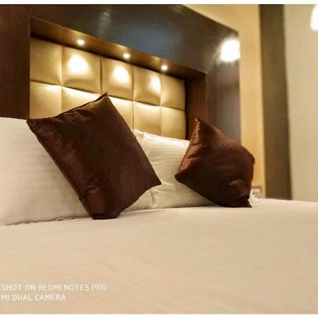 Hotel The Royal, Sehore Ngoại thất bức ảnh