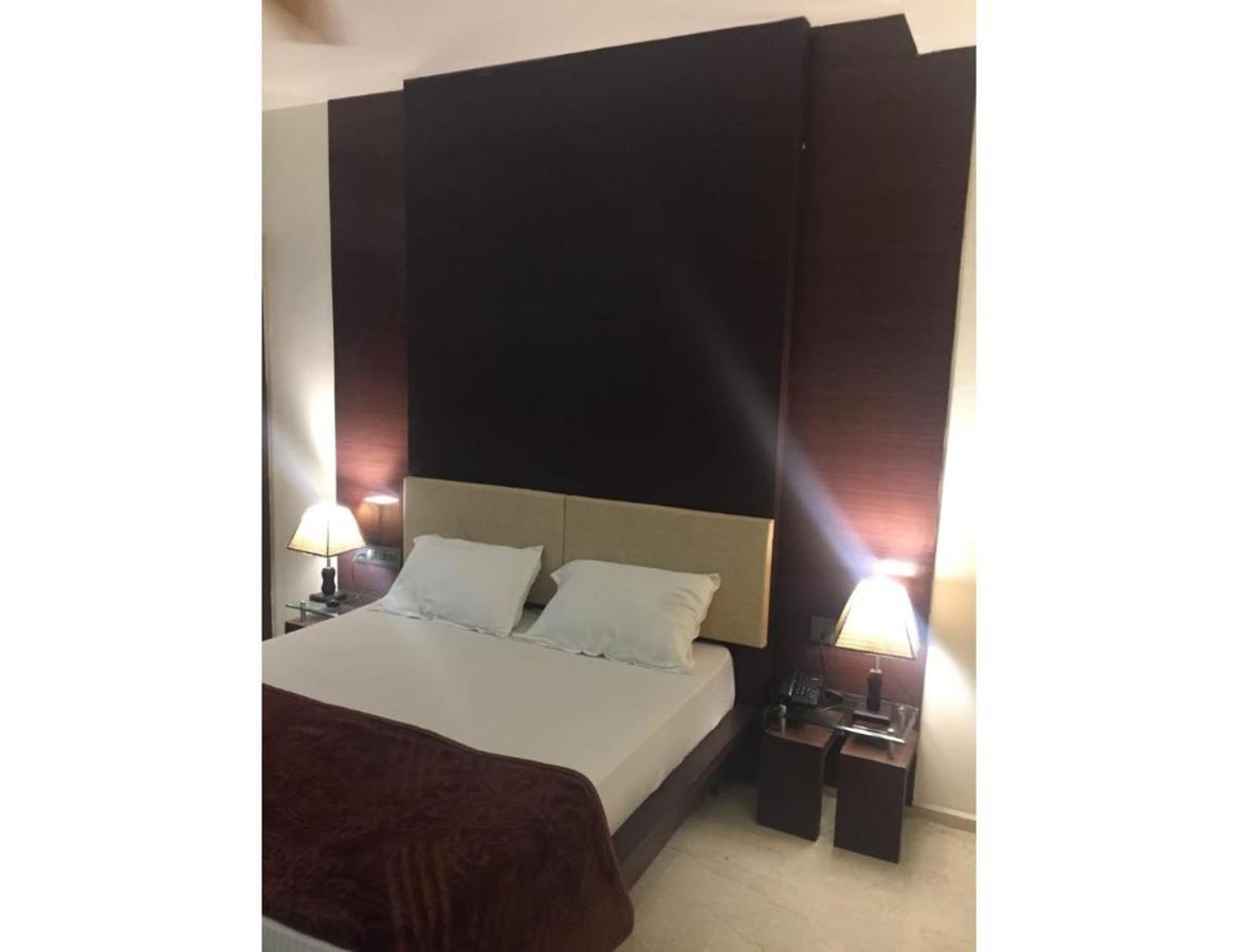 Hotel The Royal, Sehore Ngoại thất bức ảnh