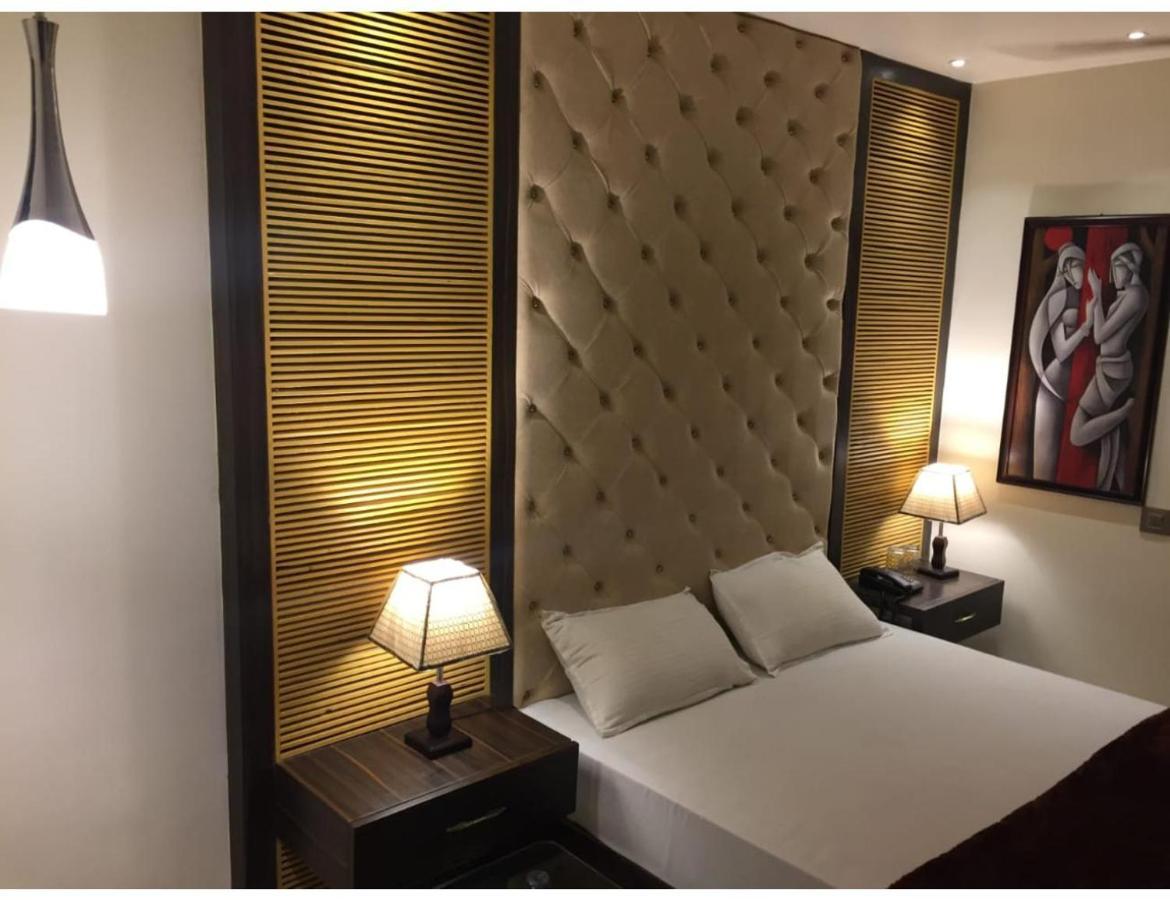 Hotel The Royal, Sehore Ngoại thất bức ảnh